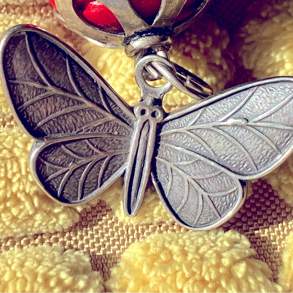 Vintage Butterfly and Bead Necklace - Picture 5 of 9